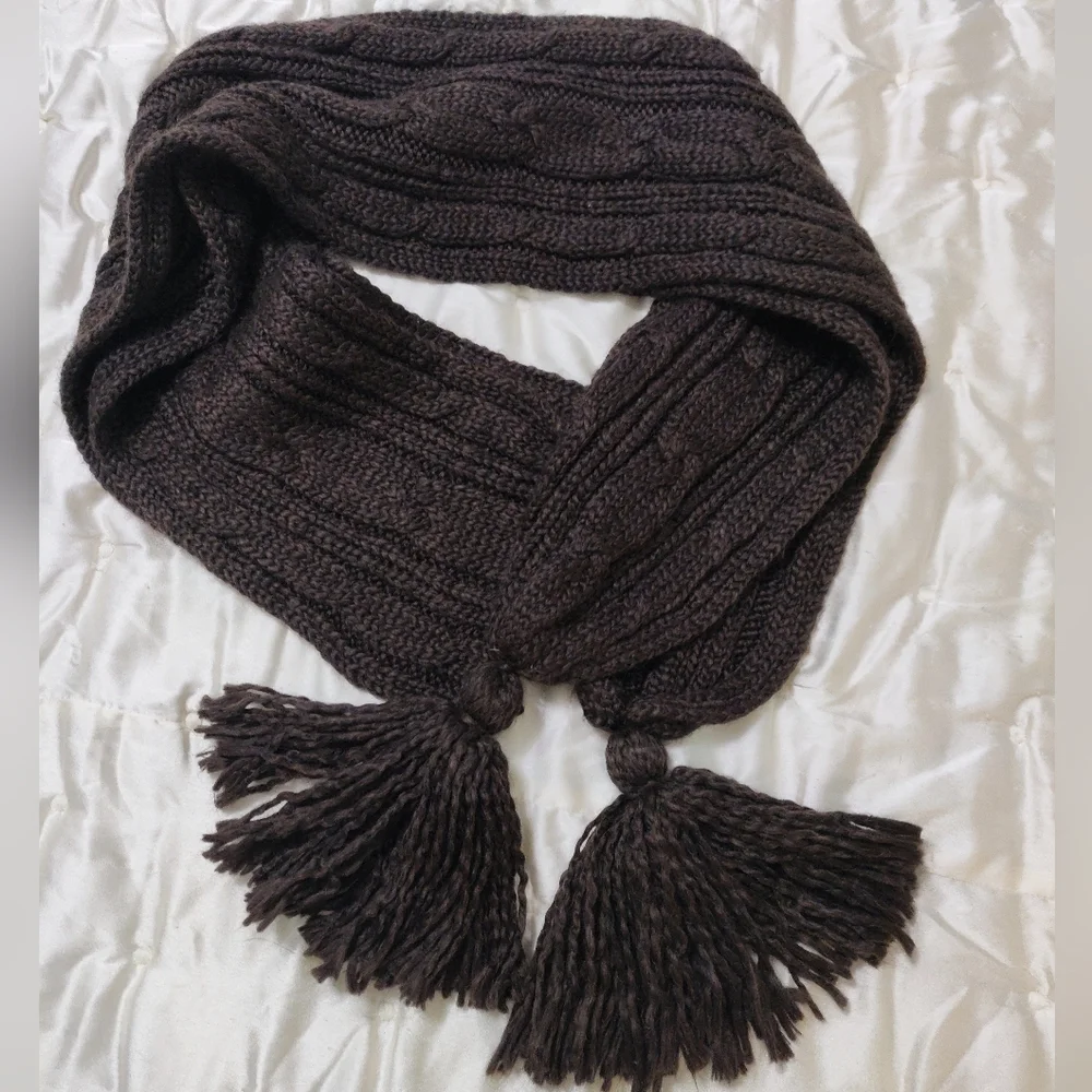 Gap Cable Knit Scarf.
